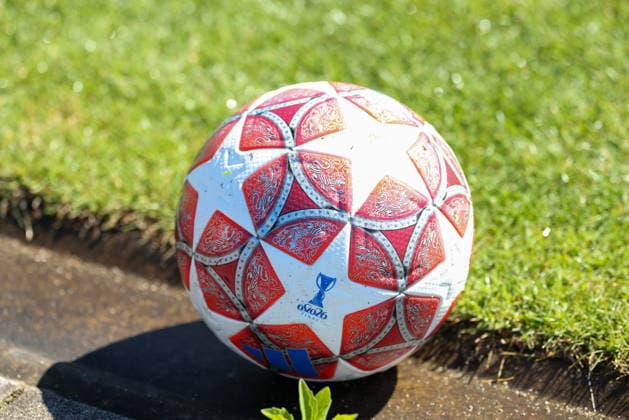 The official match ball of the UEFA Womens Champions League with the inscription Oslo 2026 on the pitch, Symbolic image, Theme image, GER, Official final training FC Bayern Muenchen, Football, UEFA Womens Champions League, semi-final, second leg, 2025 2026 season, 02 05 2026, GER, Official final training FC Bayern Muenchen, Football, UEFA Womens Champions League, semi-final, second leg, 2025 2026 season, 02 05 2026 Muenchen Copyright: xEibner-Pressefoto JennixMaulx EP_JML