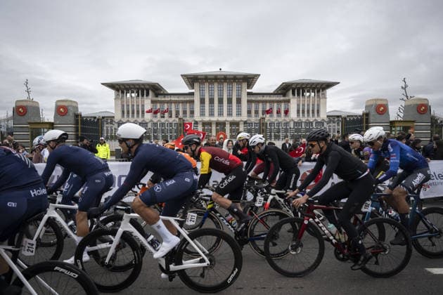 61st Presidential Cycling Tour of Turkiye ANKARA, TURKIYE - MAY 3: Cyclists compete during the eighth stage of the Presidential Cycling Tour of Turkiye 2026 (TUR 2026) on the Ankara-Ankara route in Ankara, Turkiye, on May 3, 2026. The race, held for the 61st time, is included in the Union Cycliste Internationale (UCI) Europe Tour calendar and is Turkiye’s only event in the ProSeries category. Binnur Ege Gurun Kocak Anadolu Ankara Turkey. Editorial use only. Please get in touch for any other usage.  Copyright: x2026xAnadoluxBinnurxEgexGurunxKocakx