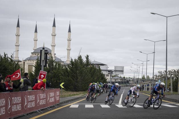 61st Presidential Cycling Tour of Turkiye ANKARA, TURKIYE - MAY 3: Cyclists compete during the eighth stage of the Presidential Cycling Tour of Turkiye 2026 (TUR 2026) on the Ankara-Ankara route in Ankara, Turkiye, on May 3, 2026. The race, held for the 61st time, is included in the Union Cycliste Internationale (UCI) Europe Tour calendar and is Turkiye’s only event in the ProSeries category. Binnur Ege Gurun Kocak Anadolu Ankara Turkey. Editorial use only. Please get in touch for any other usage.  Copyright: x2026xAnadoluxBinnurxEgexGurunxKocakx
