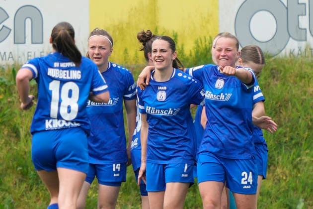 03 05 2026, Waldstadion, Meppen, GER, 2 Bundesliga, Women SV Meppen vs FC Ingolstadt, Meppen cheers after Laura Brörings 2 0 SV Meppen 6 , back right, hidden DFL REGULATIONS PROHIBIT ANY USE OF PHOTOGRAPHS AS IMAGE SEQUENCES AND OR QUASI VIDEO Meppen Lower Saxony Germany Waldstadion