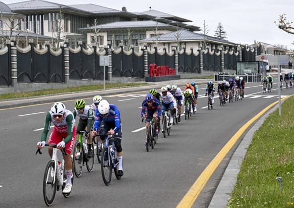 61st Presidential Cycling Tour of Turkiye ANKARA, TURKIYE - MAY 3: Cyclists compete during the eighth stage of the Presidential Cycling Tour of Turkiye 2026 (TUR 2026) on the Ankara-Ankara route in Ankara, Turkiye, on May 3, 2026. The race, held for the 61st time, is included in the Union Cycliste Internationale (UCI) Europe Tour calendar and is Turkiye’s only event in the ProSeries category. Utku Ucrak Anadolu Ankara Turkey. Editorial use only. Please get in touch for any other usage.  Copyright: x2026xAnadoluxUtkuxUcrakx