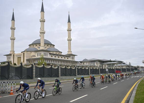 61st Presidential Cycling Tour of Turkiye ANKARA, TURKIYE - MAY 3: Cyclists compete during the eighth stage of the Presidential Cycling Tour of Turkiye 2026 (TUR 2026) on the Ankara-Ankara route in Ankara, Turkiye, on May 3, 2026. The race, held for the 61st time, is included in the Union Cycliste Internationale (UCI) Europe Tour calendar and is Turkiye’s only event in the ProSeries category. Utku Ucrak Anadolu Ankara Turkey. Editorial use only. Please get in touch for any other usage.  Copyright: x2026xAnadoluxUtkuxUcrakx