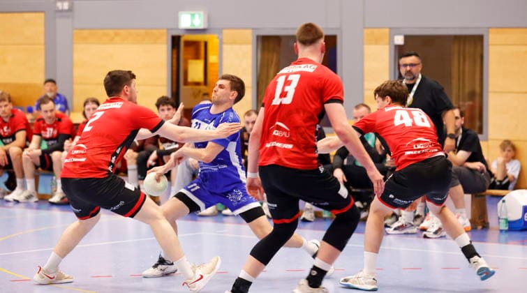02 05 2026 Handball Oberliga Männer 2025 2026 SG Arheilgen HSG Rodgau Nieder Roden II 36 29 v li Jascha Schuricht 2 Rodgau Florian Brüll 11 SGA Darmstadt Hessen Germany