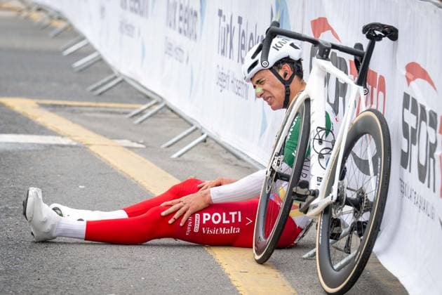 61st Presidential Cycling Tour of Turkiye ANKARA, TURKIYE - MAY 3: A cyclist gets injured during the eighth stage of the Presidential Cycling Tour of Turkiye 2026 (TUR 2026) on the Ankara-Ankara route in Ankara, Turkiye, on May 3, 2026. The race, held for the 61st time, is included in the Union Cycliste Internationale (UCI) Europe Tour calendar and is Turkiye’s only event in the ProSeries category. Didem Mente Anadolu Ankara Turkey. Editorial use only. Please get in touch for any other usage.  Copyright: x2026xAnadoluxDidemxMentex