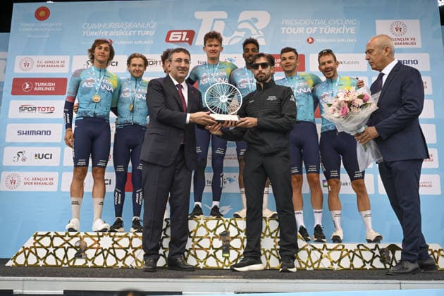 61st Presidential Cycling Tour of Turkiye ANKARA, TURKIYE - MAY 3: Turkish Vice President Cevdet Yilmaz (front L) presents awards to the athletes who ranked in the eighth stage of the Presidential Cycling Tour of Turkiye 2026 (TUR 2026) on the Ankara-Ankara route in Ankara, Turkiye, on May 3, 2026. The race, held for the 61st time, is included in the Union Cycliste Internationale (UCI) Europe Tour calendar and is Turkiye’s only event in the ProSeries category. Utku Ucrak Anadolu Ankara Turkey. Editorial use only. Please get in touch for any other usage.  Copyright: x2026xAnadoluxUtkuxUcrakx
