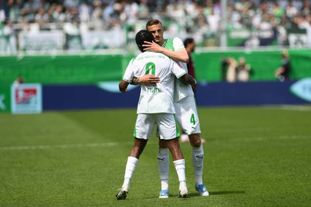 276. Frankenderby: SpVgg Greuther Fuerth vs. 1.FC Nürnberg Football, 2nd Bundesliga 276. Frankenderby: SpVgg Greuther Fuerth vs. 1.FC Nürnberg 3 May 2026 Sportpark Ronhof Thomas Sommer, Fuerth, Germany Image: Noel Futkeu (Fürth) scores the 1:0 in the 17th minute celebrates with his teammates. DFL regulations prohibit any use of photographs as image sequences and or quasi-video Copyright: xPresseFotoxEvansx xRyanxEvansx