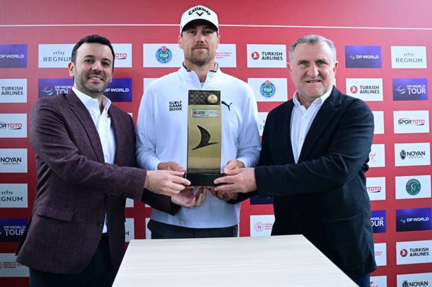 Turkish Airlines Open 2026 Golf Tournament in Antalya ANTALYA, TURKIYE - MAY 3: Turkish Youth and Sports Minister Osman Askin Bak (R) gives the championship award to Mikael Lindberg (C) of Sweden after Turkish Airlines Open 2026 Golf Tournament, as part of the DP World Tour Asia Series, at the Regnum National Golf Club in the Belek Tourism Center in the Serik district of Antalya, Turkiye on May 3, 2026. Orhan Cicek Anadolu Antalya Turkey. Editorial use only. Please get in touch for any other usage.  Copyright: x2026xAnadoluxOrhanxCicekx