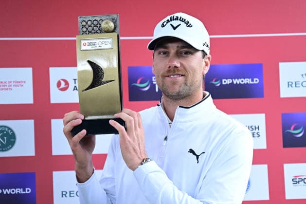 Turkish Airlines Open 2026 Golf Tournament in Antalya ANTALYA, TURKIYE - MAY 3: Mikael Lindberg (R) of Sweden reveices his championship award after Turkish Airlines Open 2026 Golf Tournament, as part of the DP World Tour Asia Series, at the Regnum National Golf Club in the Belek Tourism Center in the Serik district of Antalya, Turkiye on May 3, 2026. Orhan Cicek Anadolu Antalya Turkey. Editorial use only. Please get in touch for any other usage.  Copyright: x2026xAnadoluxOrhanxCicekx
