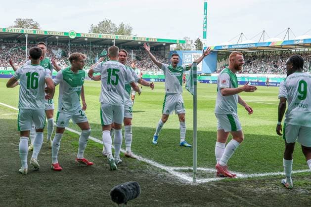 Goal celebration of the team Spvgg Greuther Fuerth after de, 1 0 by Noel Futkeu 9 Spvgg Greuther Fuerth , Emotion, Joy, SpVgg Greuther Fuerth vs 1 FC Nuernberg, Football, Men, 2 Bundesliga, DFL, Season 2025 2026, 32 Matchday, Second round, 03 05 2026 DFB regulations prohibit any use of photographs as image sequences and or quasi video Fuerth Bayern Germany Copyright: xkolbert-press MartinxAgüerax