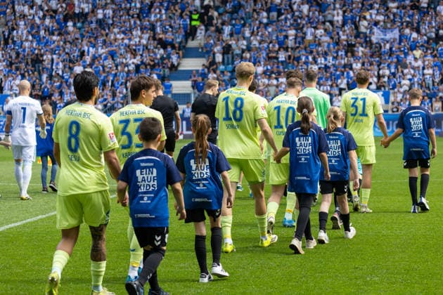 Germany 2 Bundesliga, Matchday 32, 03 05 2026, Season 2025 2026,1 FC Magdeburg vs Hertha BSC, Avnet Arena Inrunner with player, Sessa Kevin Hertha BSC, 8 , Karbownik Michal Hertha BSC, 33 , Schuler Luca Hertha BSC, 18 , Cuisance Michael Hertha BSC, 10 , Dardai Marton Hertha BSC, 31 Copyright: xMichellexLukax