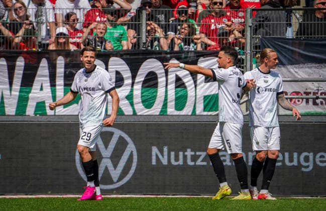 Germany Soccer 2 Bundesliga 2025 2026, Matchday 32 Hannover 96 vs Preußen Münster Heinz von Heiden Arena Stadion Hannover Goal and goal celebration for Imad RondiÄ‡ Imad Rondic Preußen Münster, 29 Shin Yamada Preußen Münster, 9 Hannover Copyright: xAymanxAlahmedx