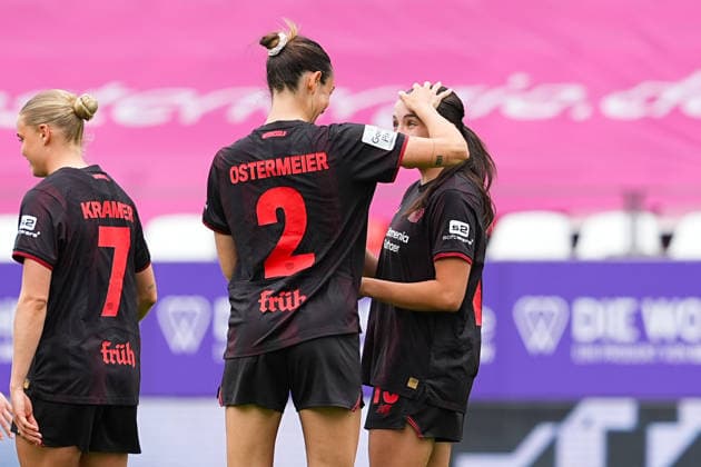 03 05 2026, xydrx, Women, Soccer, 1 Women Bundesliga, SGS Essen Bayer 04 Leverkusen, Season 2025 2026, Stadion an der Hafenstraße Goal celebration after the goal to 1 0 for Bayer 04 Leverkusen by goal scorer Loreen Bender Bayer 04 Leverkusen, 19 together with Selina Ostermeier Bayer 04 Leverkusen, 2 DFB regulations prohibit any use of photographs as image sequences and or quasi video Copyright: HMBxMedia YannisxDreimann