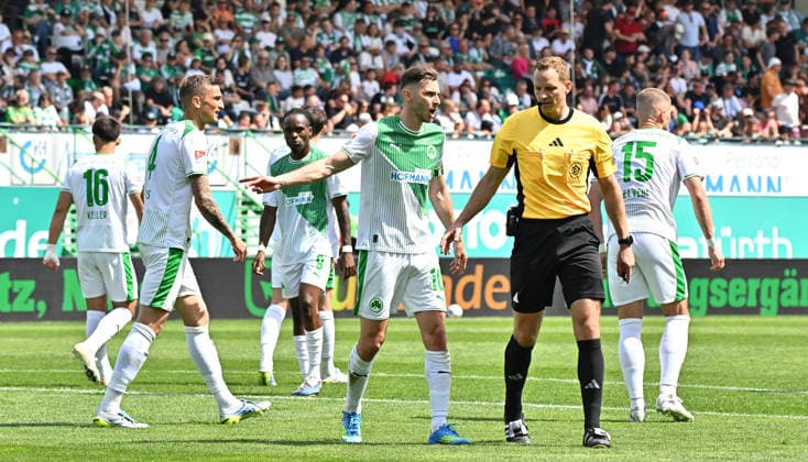03 05 2026 Soccer Season 2025 2026 2 Soccer Bundesliga Derby Frankenderby 32 Matchday SpVgg Greuther Fürth Kleeblatt 1 FC Nürnberg FCN Club Sportfoto Zink MeZi xmexzix DFL regulations prohibit any use of photographs as image sequences and or quasi video only for editorial use Branimir Hrgota 10, SpVgg Greuther Fürth at Sören Storks Referee disappointed after conceding goal to 1 1 Disappointment
