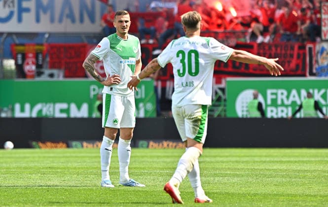 03 05 2026 Soccer Season 2025 2026 2 Soccer Bundesliga Derby Frankenderby 32 Matchday SpVgg Greuther Fürth Kleeblatt 1 FC Nürnberg FCN Club Sportfoto Zink MeZi xmexzix DFL regulations prohibit any use of photographs as image sequences and or quasi video only for editorial use Philipp Ziereis 4, SpVgg Greuther Fürth Felix Klaus 30, SpVgg Greuther Fürth disappointed disappointment
