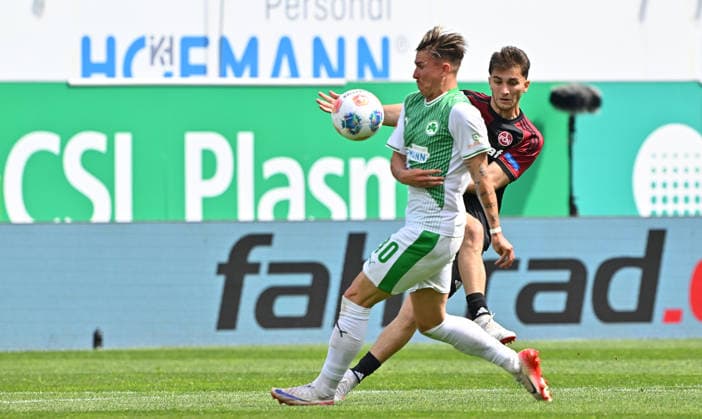 03 05 2026 Soccer Season 2025 2026 2 Soccer Bundesliga Derby Frankenderby 32 Matchday SpVgg Greuther Fürth Kleeblatt 1 FC Nürnberg FCN Club Sportfoto Zink MeZi xmexzix DFL regulations prohibit any use of photographs as image sequences and or quasi video only for editorial use Felix Klaus 30, SpVgg Greuther Fürth Adam Markhiev 6, 1 FC Nürnberg FCN, rechts