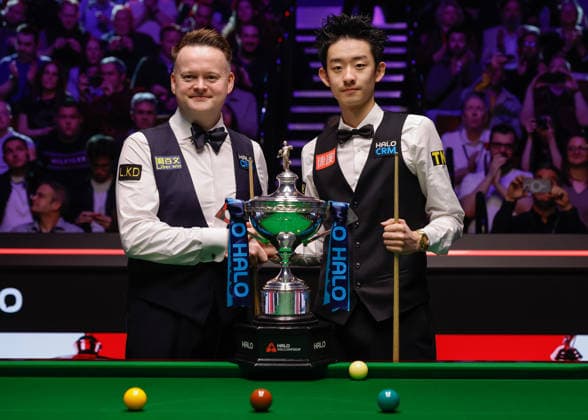 Sheffield, England, 3rd May 2026. Shaun Murphy (left) and Wu Yize (right) shake hands ahead of the Shaun Murphy vs Wu Yize Halo World Championship, WM, Weltmeisterschaft 2026 Final match at The Crucible, Sheffield. Picture credit should read: Cody Froggatt Sportimage EDITORIAL USE ONLY. No use with unauthorised audio, video, data, fixture lists, club league logos or live services. Online in-match use limited to 120 images, no video emulation. No use in betting, games or single club league player publications. SPI_009_CF_Sheffield_Snooker_World_Championship_Day_16 SPI-4785-0009