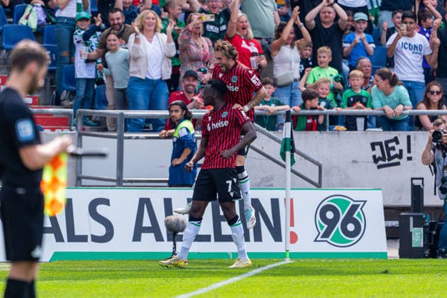 Hannover, Germany 03 May 2026 2 BL 2025 2026 Sp 32 Hannover 96 v Preußen Münster Pictured from left Mustapha Bundu HAN celebrates the 2 2 goal with Kolja Nuno Oudenne HAN DFL DFB regulations prohibit any use of photographs as image sequences and or quasi video Heinz von Heiden Arena Niedersachsen Copyright: xFotostandx xKruczynskix