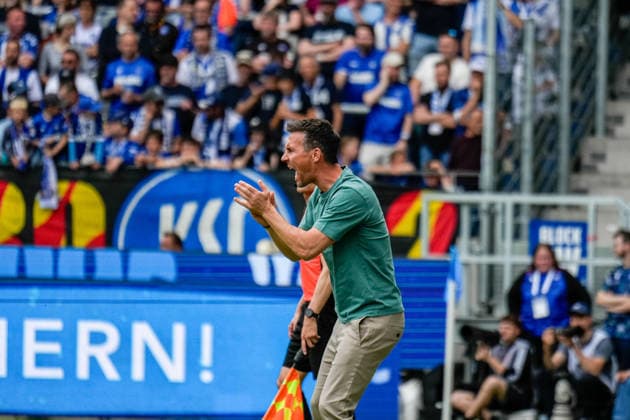 03 05 2026, xdaymx, Soccer 2 Bundesliga, Karlsruher SC SV Darmstadt 98 Christian Eichner cheers his team on the sidelines DFL DFB REGULATIONS PROHIBIT ANY USE OF PHOTOGRAPHS as IMAGE SEQUENCES and or QUASI VIDEO Karlsruhe