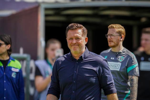 Germany Soccer 2 Bundesliga 2025 2026, 32 Matchday Hannover 96 vs Preußen Münster Heinz von Heiden Arena Stadion Hannover Portrait photo, portrait, single shot, portrait Christian Titz Coach Hannover 96 Hannover Copyright: xAymanxAlahmedx