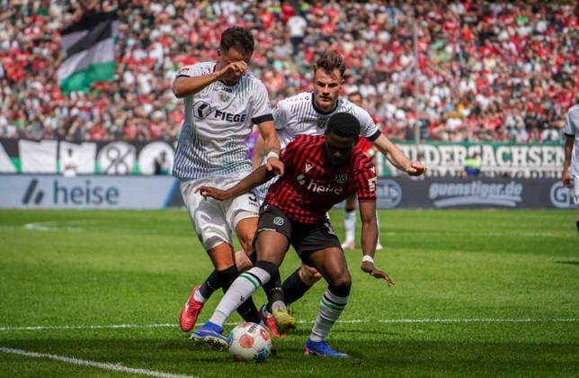 Germany Soccer 2 Bundesliga 2025 2026, Matchday 32 Hannover 96 vs Preußen Münster Heinz von Heiden Arena Stadion Hannover in duel Noël Así ko Noel Aseko Hannover 96, 15 Hannover Copyright: xAymanxAlahmedx