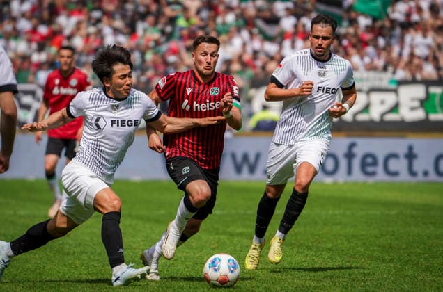 Germany Soccer 2 Bundesliga 2025 2026, Matchday 32 Hannover 96 vs Preußen Münster Heinz von Heiden Arena Stadion Hannover Enzo Leopold Hannover 96, 8 Hannover Copyright: xAymanxAlahmedx