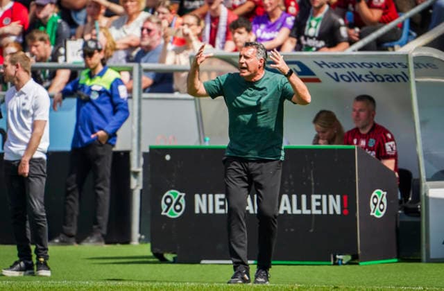 Germany Soccer 2 Bundesliga 2025 2026, Matchday 32 Hannover 96 vs Preußen Münster Heinz von Heiden Arena Stadion Hannover Gesture, gesture, emotion Alois Schwartz Coach Preußen Münster Hannover Copyright: xAymanxAlahmedx