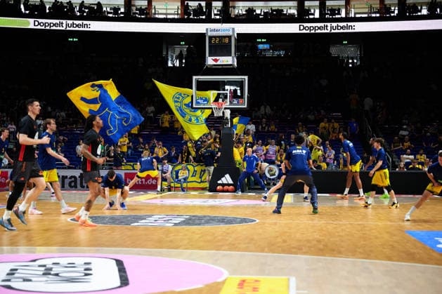 Alba Berlin, warm up, Mood picture GER, ALBA Berlin vs Chemnitz 99ers, Basketball Men, easy Credit BBL, Season 2025 2026, 32 Matchday, 03 05 2026 GER, ALBA Berlin vs Chemnitz 99ers, Basketball Men, easy Credit BBL, Season 2025 2026, 32 Matchday, 03 05 2026 Berlin Copyright: xClaudiusxRauch,xEibner-Pressefotox xClaudiusxRauchx EP_CRH