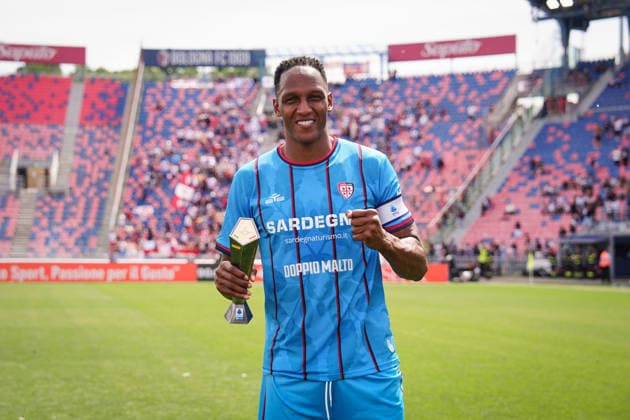CagliariÕs Yerry Mina Panini Player of the match at the end of the Serie A soccer match between Bologna and Cagliari at the Renato DallÕAra Stadium in Bologna, north Italy - Saturday, May 3, 2026 -  Copyright: xMassimoxPaolone LaPressex
