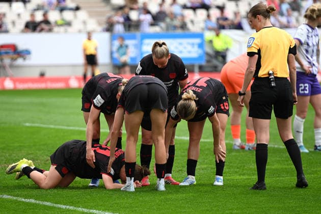 Painful goal celebration Kristin Kögel Google Pixel Frauen Bundesliga SGS Essen Bayer Leverkusen 03 05 2026 Painful goal celebration Kristin Kögel Bayer Leverkusen , Google Pixel Frauen Bundesliga, 24 Matchday, SGS Essen vs Bayer Leverkusen on 03 May 2026 at Stadion an der Hafenstraße, Essen