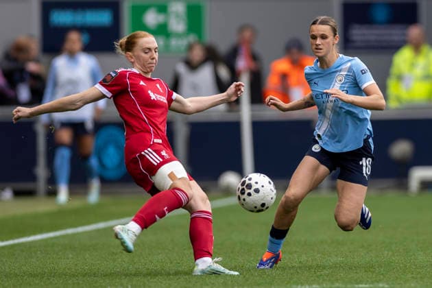RECORD DATE NOT STATED 3rd May 2026; Joie Stadium, Manchester, England; Womens Super League Football, Manchester City versus Liverpool; Ceri Holland of Liverpool Women clears the ball past Kerstin Casparji of Manchester City Women TimxWilliams