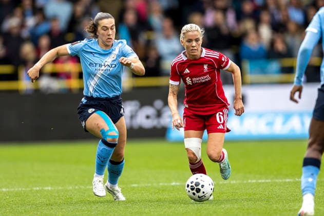 RECORD DATE NOT STATED 3rd May 2026; Joie Stadium, Manchester, England; Womens Super League Football, Manchester City versus Liverpool; Denise O Sullivan of Liverpool Women under pressure from Sam Coffey of Manchester City Women TimxWilliams