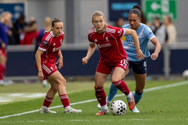 RECORD DATE NOT STATED 3rd May 2026; Joie Stadium, Manchester, England; Womens Super League Football, Manchester City versus Liverpool; Beata Olsson of Liverpool Women looks to pass the ball TimxWilliams