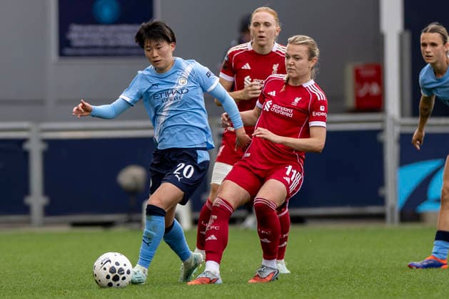 RECORD DATE NOT STATED 3rd May 2026; Joie Stadium, Manchester, England; Womens Super League Football, Manchester City versus Liverpool; Aoba Fujino of Manchester City Women under pressure from Beata Olsson of Liverpool Women TimxWilliams