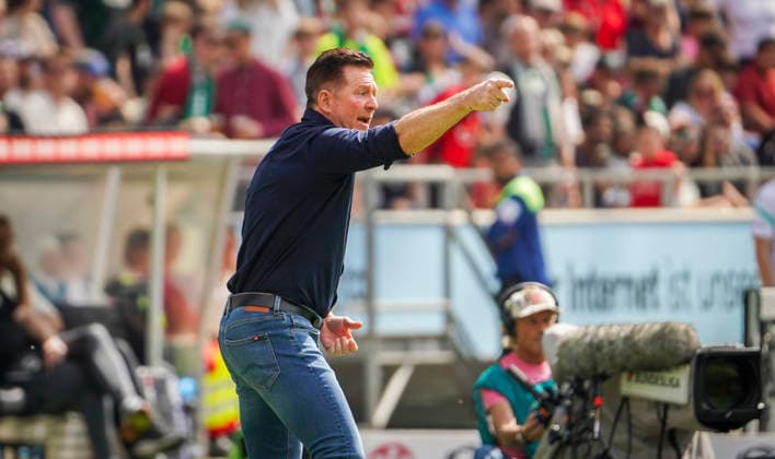 Germany Soccer 2 Bundesliga 2025 2026, Matchday 32 Hannover 96 vs Preußen Münster Heinz von Heiden Arena Stadion Hannover Gesture, gesture, emotion Christian Titz Coach Hannover 96 Hannover Copyright: xAymanxAlahmedx