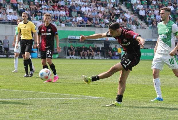 03 05 2026 Soccer Season 2025 2026 2 Soccer Bundesliga 32 Matchday SpVgg Greuther Fürth Kleeblatt 1 FC Nürnberg FCN Club Derby Frankenderby Sportfoto Zink DaMa xdaxmax DFL regulations prohibit any use of photographs as image sequences and or quasi video only for editorial use Berkay Yilmaz 21, 1 FC Nürnberg FCN flankt Flank