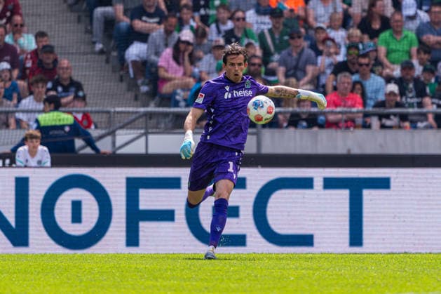 Hannover, Germany 03 May 2026 2 BL 2025 2026 Sp 32 Hannover 96 vs Preußen Münster In picture goalkeeper Nahuel Nicolas Noll HAN with ball DFL DFB regulations prohibit any use of photographs as image sequences and or quasi video Heinz von Heiden Arena Niedersachsen Copyright: xFotostandx xKruczynskix
