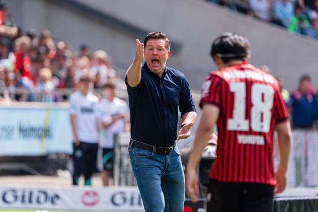 Hannover, Germany 03 May 2026 2 BL 2025 2026 Sp 32 Hannover 96 vs Preußen Münster In picture coach Christian Titz HAN gesticulates on the pitch DFL DFB regulations prohibit any use of photographs as image sequences and or quasi video Heinz von Heiden Arena Niedersachsen Copyright: xFotostandx xKruczynskix