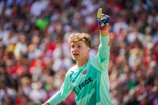 Germany Soccer 2 Bundesliga 2025 2026, 32 Matchday Hannover 96 vs Preußen Münster Heinz von Heiden Arena Stadion Hannover Portrait Photo, Portrait, Single Shot, Portrait Johannes Schenk Preußen Münster, 1 Gesture, Gesture, Emotion Hannover Copyright: xAymanxAlahmedx