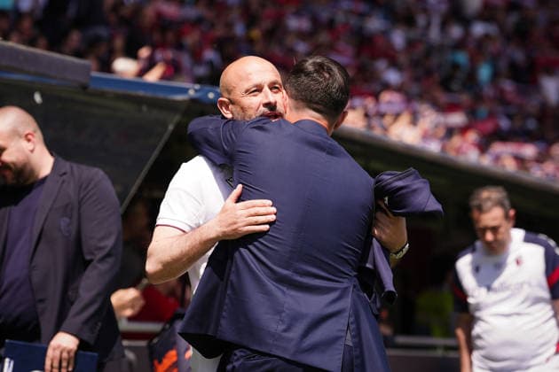 Bologna s head coach Vincenzo Italiano and CagliariÕs head coach Fabio Pisacane during the Serie A soccer match between Bologna and Cagliari at the Renato DallÕAra Stadium in Bologna, north Italy - Saturday, May 3, 2026 -  Copyright: xMassimoxPaolone LaPressex