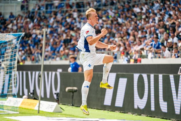 03 05 2026, xdaymx, Soccer 2 Bundesliga, Karlsruher SC SV Darmstadt 98 Goal celebration of Isac Lidberg SV Darmstadt 98 in front of the fans for the 1 1 equalizer DFL DFB REGULATIONS PROHIBIT ANY USE OF PHOTOGRAPHS as IMAGE SEQUENCES and or QUASI VIDEO Karlsruhe