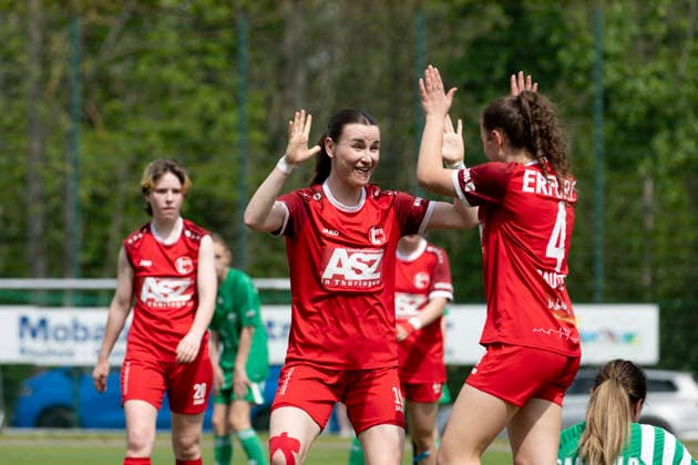 Thuringia Cup semi-final women Saalfeld Titans vs 1 FFV Erfurt Saalfeld 03 05 2026 Cheers, Lea Schrenk 19 1 FFV Erfurt and Jasmin Sautter 4 1 FFV Erfurt Thuringia Cup semi-final women Saalfeld Titans vs 1 FFV Erfurt An den Saalewiesen 03 05 2026 Copyright: xBEAUTIFULxSPORTS Duehringx