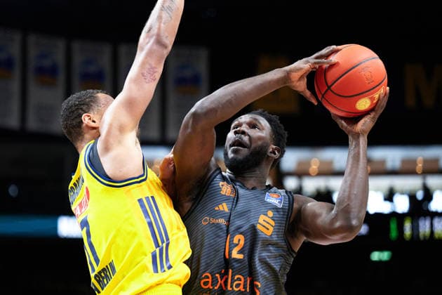 Amadou Sow Niners Chemnitz, 12 , Norris Agbakoko Alba Berlin, 17 , GER, ALBA Berlin vs Chemnitz 99ers, Basketball Men, easy Credit BBL, Season 2025 2026, 32 Matchday, 03 05 2026 GER, ALBA Berlin vs Chemnitz 99ers, Basketball Men, easy Credit BBL, Season 2025 2026, 32 Matchday, 03 05 2026 Berlin Copyright: xClaudiusxRauch,xEibner-Pressefotox xClaudiusxRauchx EP_CRH