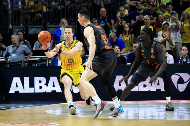 DEU, easyCredit BBL, ALBA vs Chemnitz, 03 05 2026, Uber Arena, Berlin, DEU, easyCredit BBL, ALBA vs Chemnitz, in the picture Justin Bean ALBA Berlin 34 , Yordan Minchev Chemnitz 91 nordphotoxGmbHx xEngler nph00076