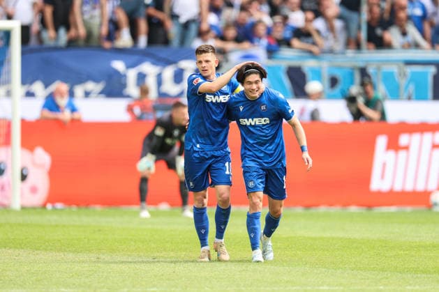 Shio Fukuda Karlsruher SC, 13 celebrates with Marvin Wanitzek Karlsruher SC, 10 after scoring the 2 1, Karlsruher SC vs SV Darmstadt 98, 2 Bundesliga, 32 Matchday, 2025 2026, 03 05 2026, DFL REGULATIONS PROHIBIT ANY USE OF PHOTOGRAPHS AS IMAGE SEQUENCES AND OR QUASI VIDEO, Karlsruher SC vs SV Darmstadt 98, 2 Bundesliga, 32 Matchday, 2025 2026, 03 05 2026 Karlsruhe Copyright: xEibner-Pressefoto JanxPrihodax EP_JPA
