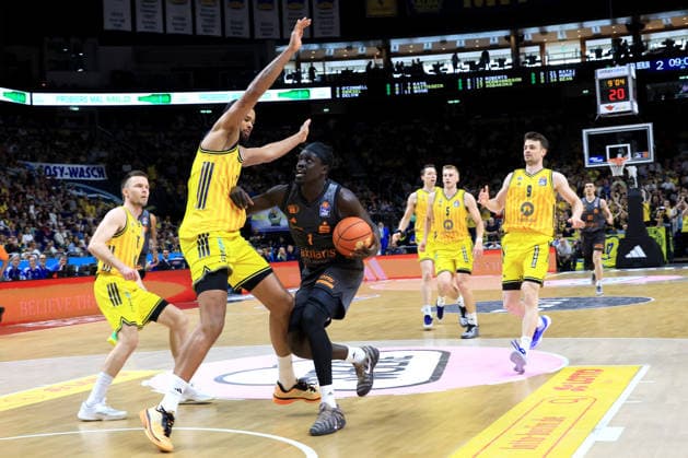 DEU, easyCredit BBL, ALBA vs Chemnitz, 03 05 2026, Uber Arena, Berlin, DEU, easyCredit BBL, ALBA vs Chemnitz, in the picture Norris Agbakoko ALBA Berlin 17 , Martin Hermannsson ALBA Berlin 15 , Aher Uguak Chemnitz 1 nordphotoxGmbHx xEngler nph00076