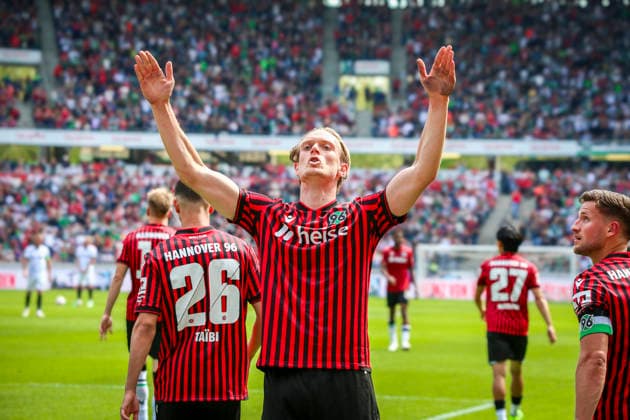 Deutschland: Fussball 2.Bundesliga 2025 2026, 32. Spieltag - Hannover 96 vs Preußen Münster - Heinz von Heiden Arena Stadion (Hannover): Tor und Torjubel zum Stefan Teitur ÃžorÃ°arson Stefan Teitur Thordarson (Hannover 96, 23) Hannover *** Germany Soccer 2 Bundesliga 2025 2026, Matchday 32 Hannover 96 vs Preußen Münster Heinz von Heiden Arena Stadion Hannover Goal and goal celebration for Stefan Teitur ÖžorÃ°arson Stefan Teitur Thordarson Hannover 96, 23 Hannover Copyright: xAymanxAlahmedx