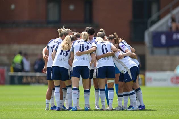 Tottenham Hotspur Women huddle before the Women s Super League match between Tottenham Hotspur Women and London City Lionesses at the Brisbane Road, London, England on 3 May 2026. Copyright: xPhilxHutchinsonx 44910017
