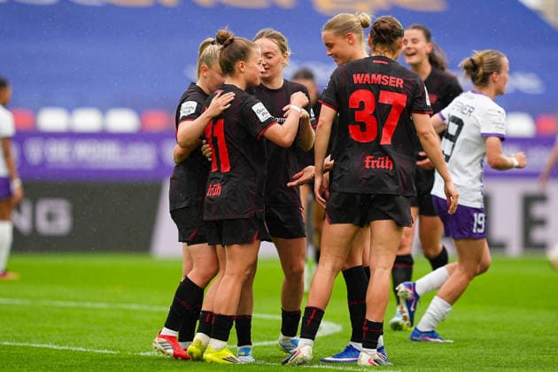 03 05 2026, xydrx, Women, Soccer, 1 Women Bundesliga, SGS Essen Bayer 04 Leverkusen, Season 2025 2026, Stadion an der Hafenstraße Goal celebration after the goal to 3 0 for Bayer 04 Leverkusen by goal scorer Kristin Koegel Bayer 04 Leverkusen, 11 together with Carlotta Wamser Bayer 04 Leverkusen, 37 and Cornelia Kramer Bayer 04 Leverkusen, 7 DFB regulations prohibit any use of photographs as image sequences and or quasi video Copyright: HMBxMedia YannisxDreimann
