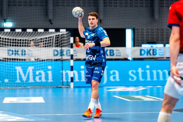 03 05 2026, xdobgx, Handball Daikin HBL, Handball Sport Verein Hamburg HSV TVB Stuttgart v l Max Häfner TVB Stuttgart, 3 am Ball, plays the ball Hamburg