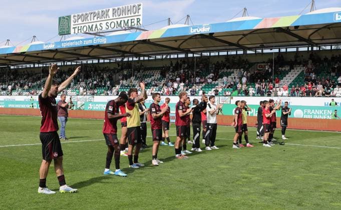 03 05 2026 Soccer Season 2025 2026 2 Soccer Bundesliga 32 Matchday SpVgg Greuther Fürth Kleeblatt 1 FC Nürnberg FCN Club Derby Frankenderby Sportfoto Zink DaMa xdaxmax DFL regulations prohibit any use of photographs as image sequences and or quasi video only for editorial use Mannschaft Team FCN Team thanks disappointed Disappointment after the end of the match with Clubfan Clubfans FCN Fans Fans